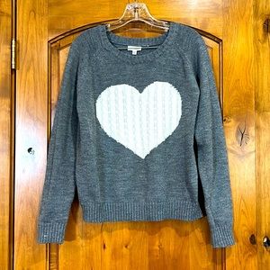 Heart sweater. Sz s/m. Fits TTS